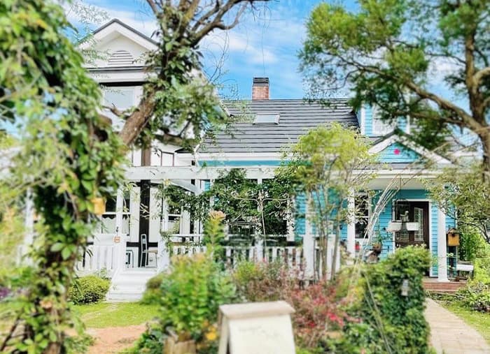 姫路市石倉にある姫路から「しあわせ」を届けるザッパ村内にあるカフェharappa（はらっぱ）店舗写真